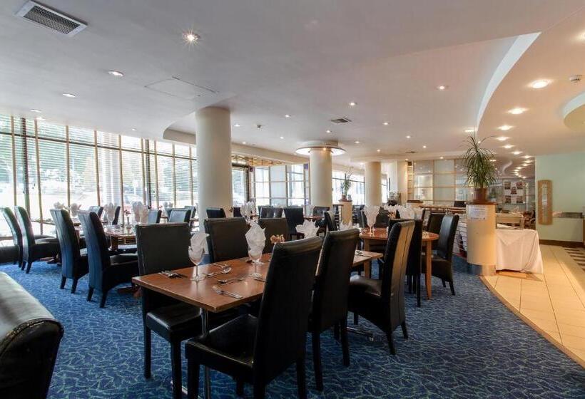 هتل Britannia  Leeds Bradford Airport