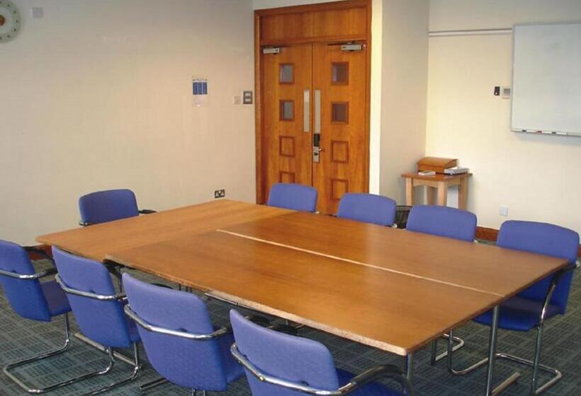 Отель Britannia  Leeds Bradford Airport