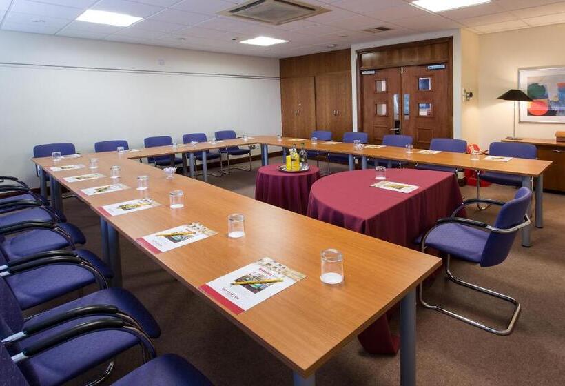 Отель Britannia  Leeds Bradford Airport