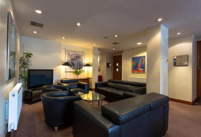 Отель Britannia  Leeds Bradford Airport