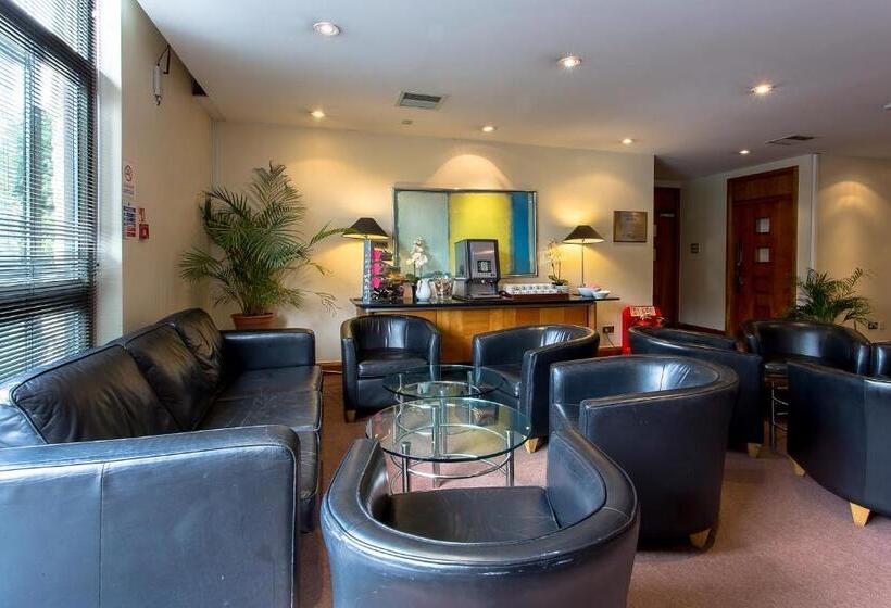 Отель Britannia  Leeds Bradford Airport