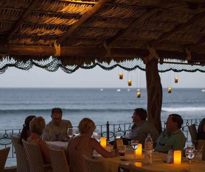 בית מלון כפרי Cabo Surf