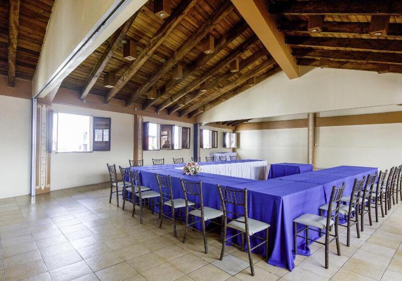 Capital O Hotel Central, Xalapa