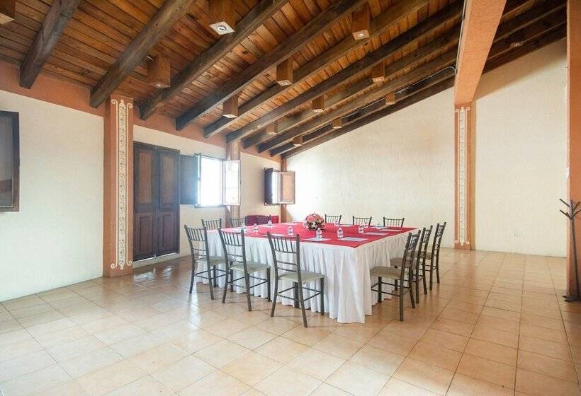 Capital O Hotel Central, Xalapa