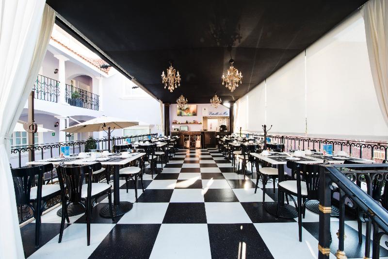 Casa Bonita Hotel & Luxury Residence