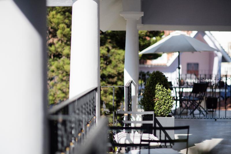 Casa Bonita Hotel & Luxury Residence