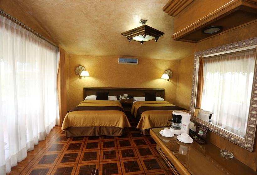 Отель Casa De La Loma