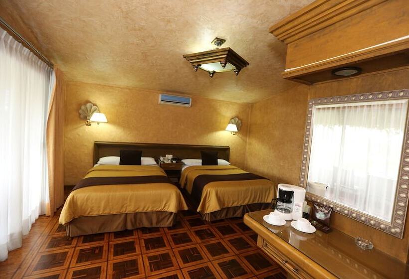 Отель Casa De La Loma