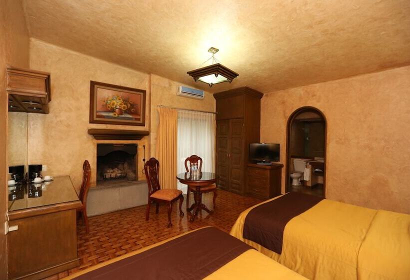 Отель Casa De La Loma