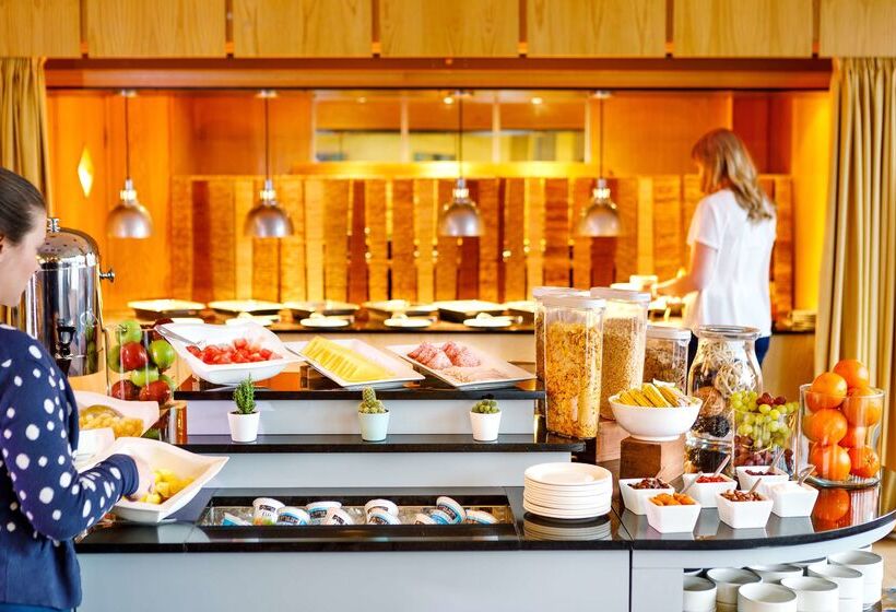 בית מלון כפרי Cedar Court Bradford