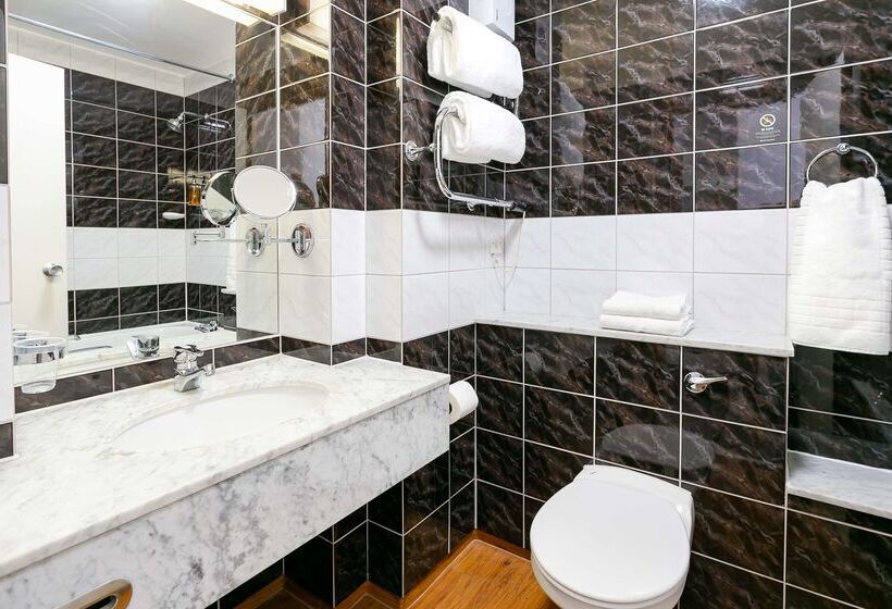 בית מלון כפרי Cedar Court Bradford