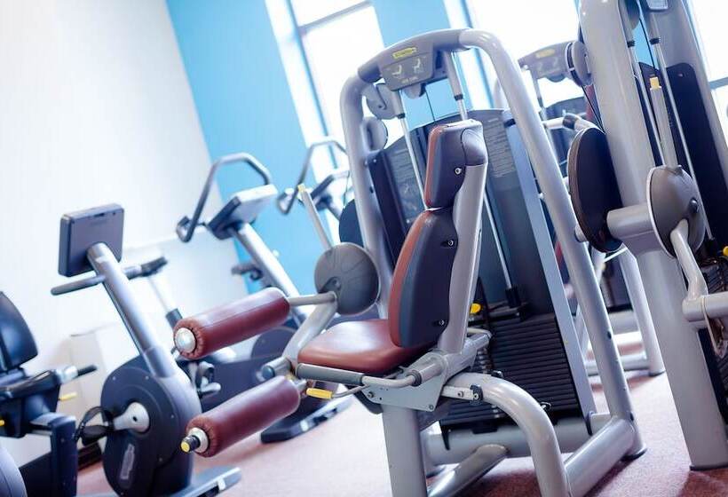 בית מלון כפרי Cedar Court Bradford