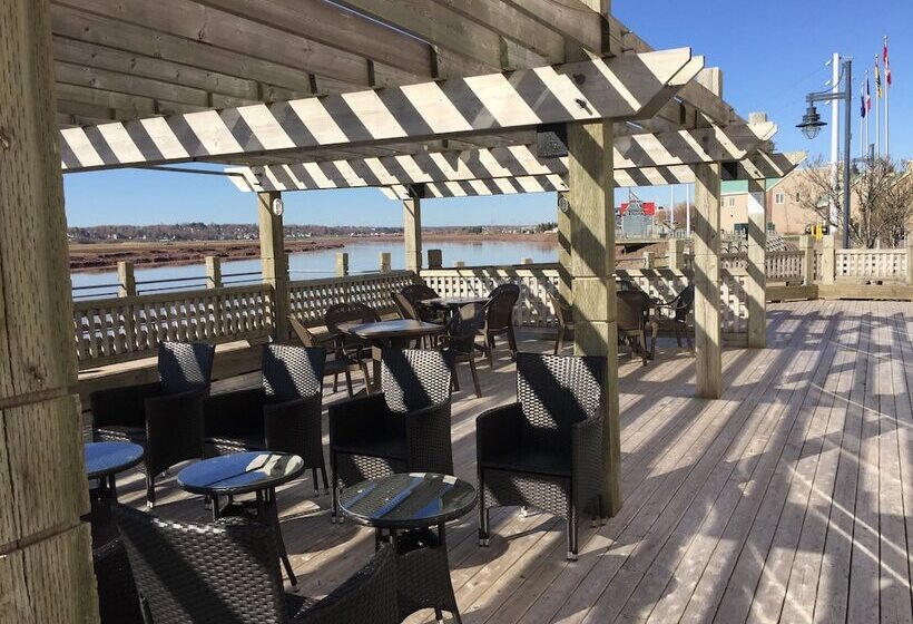 בית מלון כפרי Chateau Moncton Trademark Collection By Wyndham