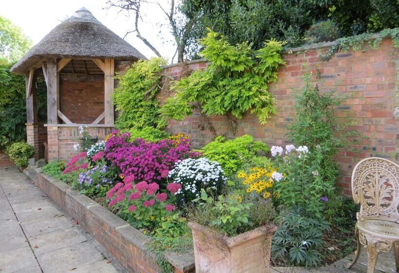 فندق Chiseldon House