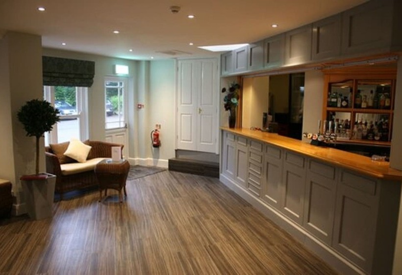 فندق Chiseldon House