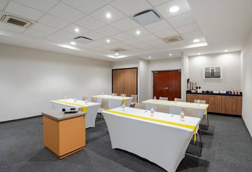 ホテル City Express By Marriott Puebla Centro