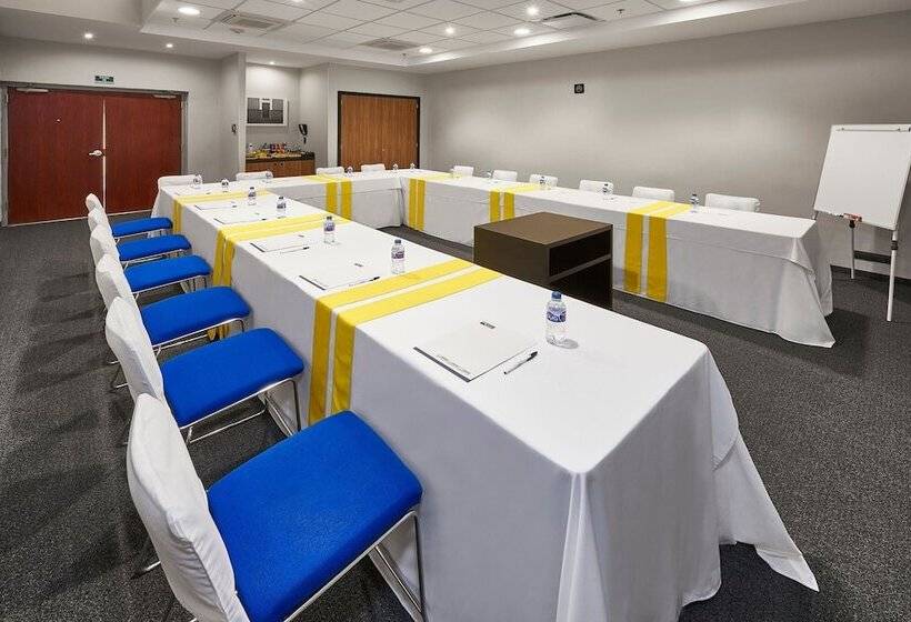 ホテル City Express By Marriott Puebla Centro