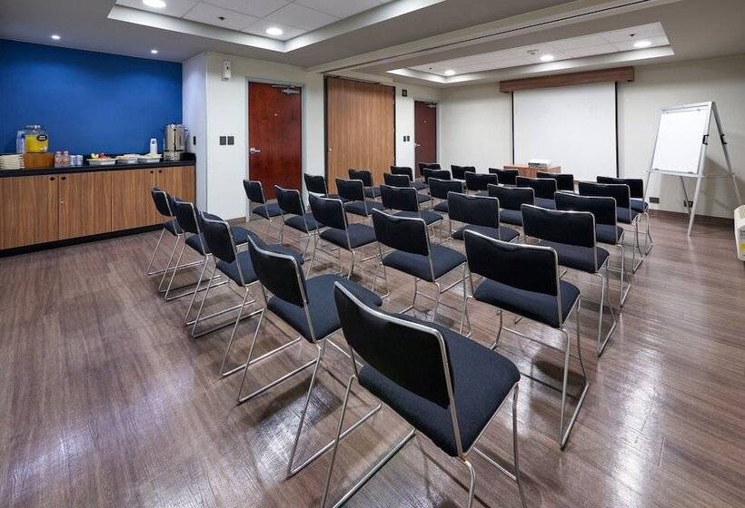 Отель City Express By Marriott Ciudad Juárez