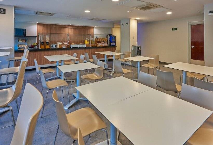 Отель City Express By Marriott Ciudad Juárez