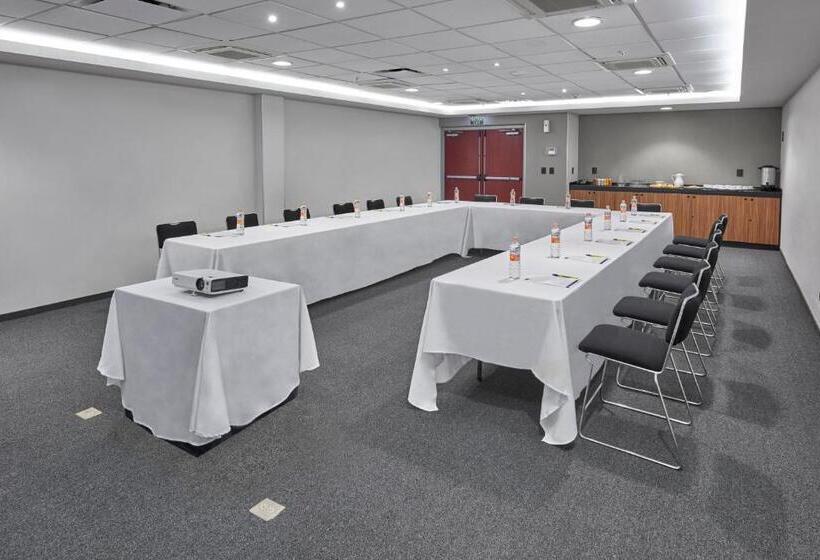 בית מלון כפרי City Express By Marriott Monterrey Santa Catarina