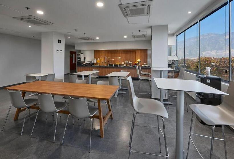 בית מלון כפרי City Express By Marriott Monterrey Santa Catarina