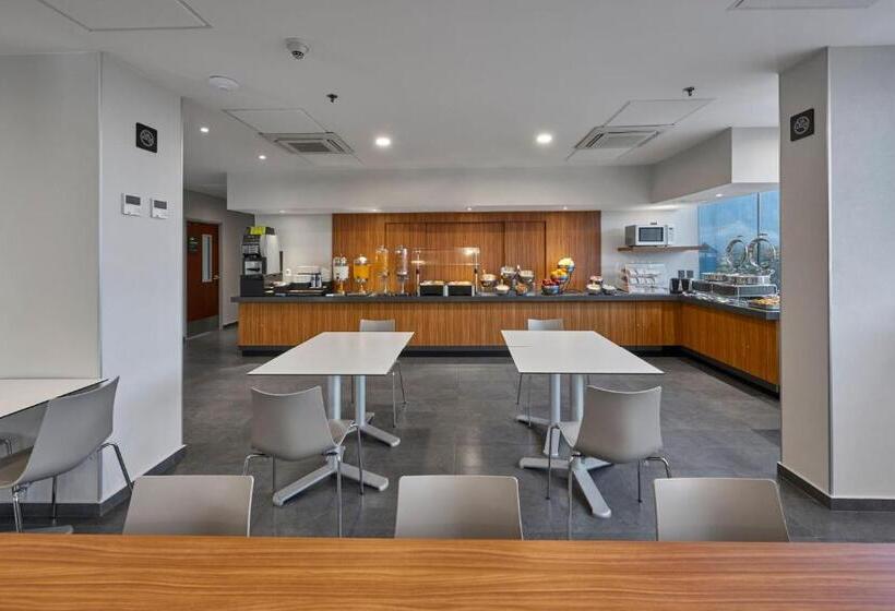 בית מלון כפרי City Express By Marriott Monterrey Santa Catarina