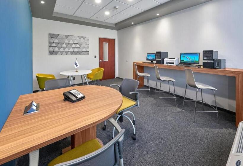 בית מלון כפרי City Express By Marriott Monterrey Santa Catarina