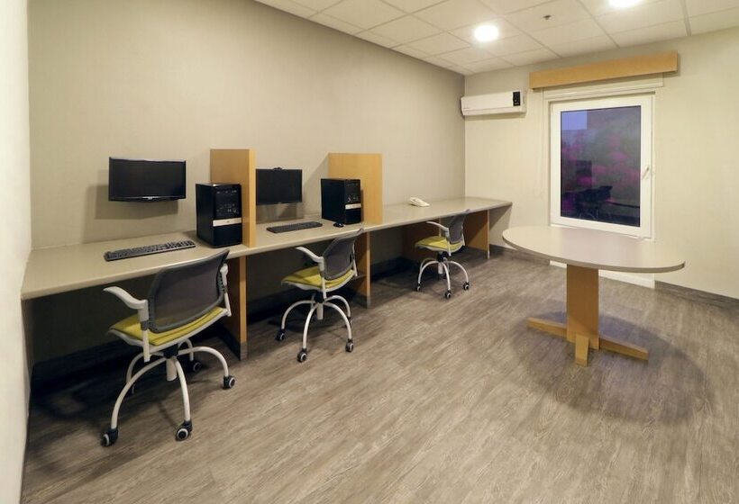 هتل City Express By Marriott Nuevo Laredo