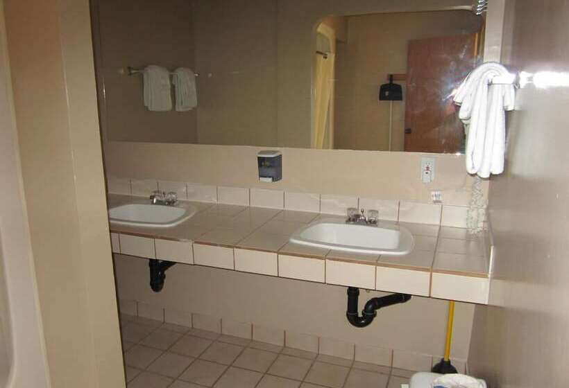 בית מלון כפרי Clearwater Valley Resort