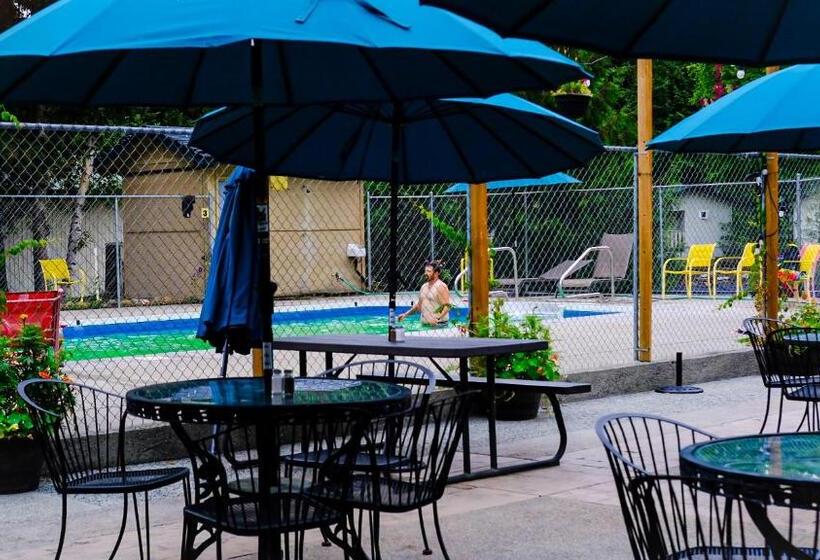 בית מלון כפרי Clearwater Valley Resort