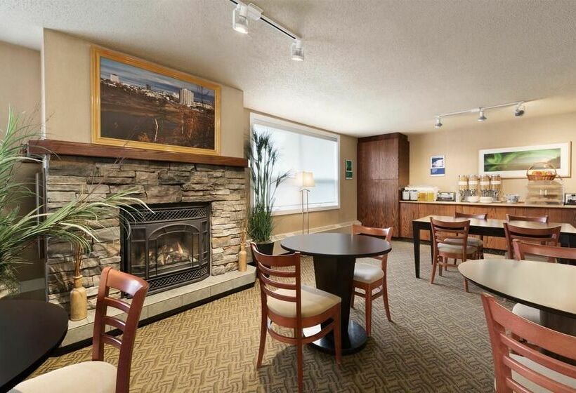 فندق Coast Fraser Tower