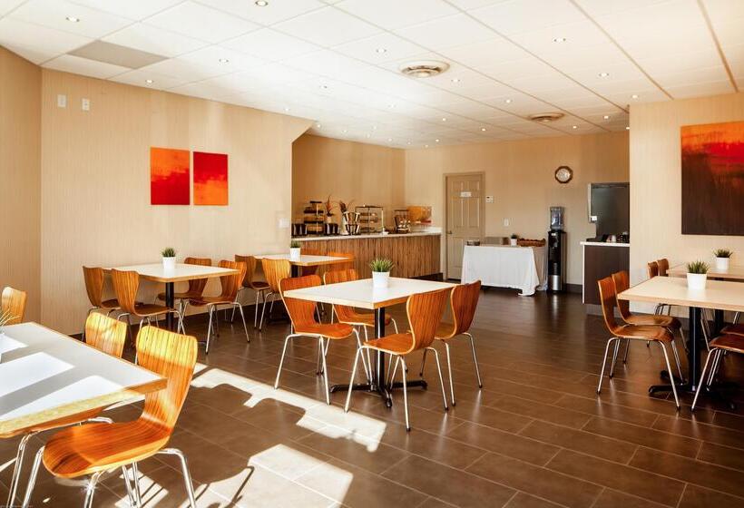 בית מלון כפרי Coast Osoyoos Beach