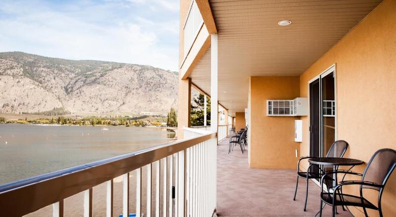 בית מלון כפרי Coast Osoyoos Beach