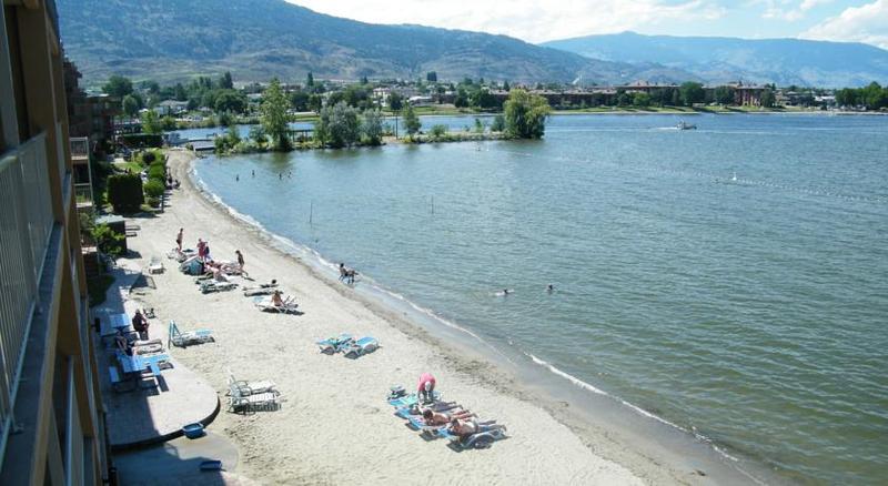 בית מלון כפרי Coast Osoyoos Beach