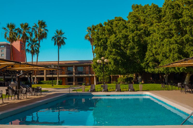 Отель Colonial Mexicali