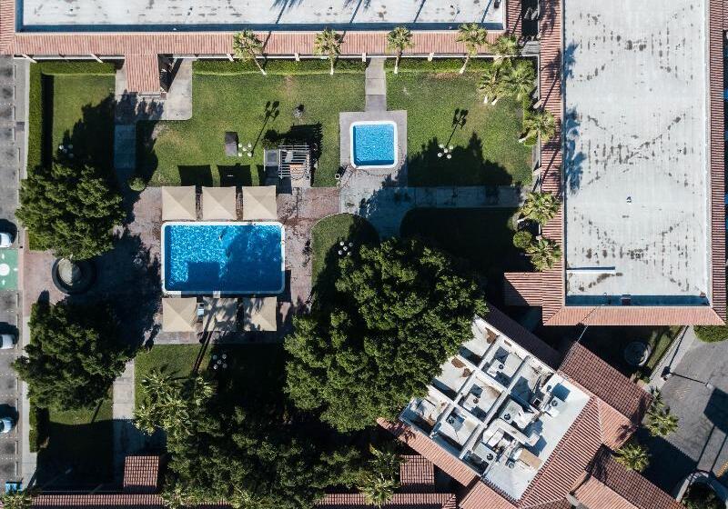 Отель Colonial Mexicali