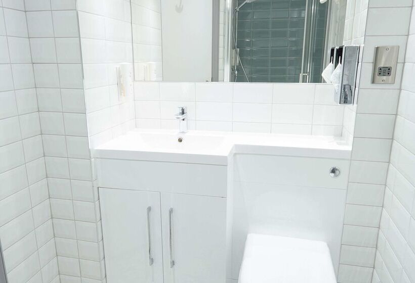 هتل Comfort Inn Victoria