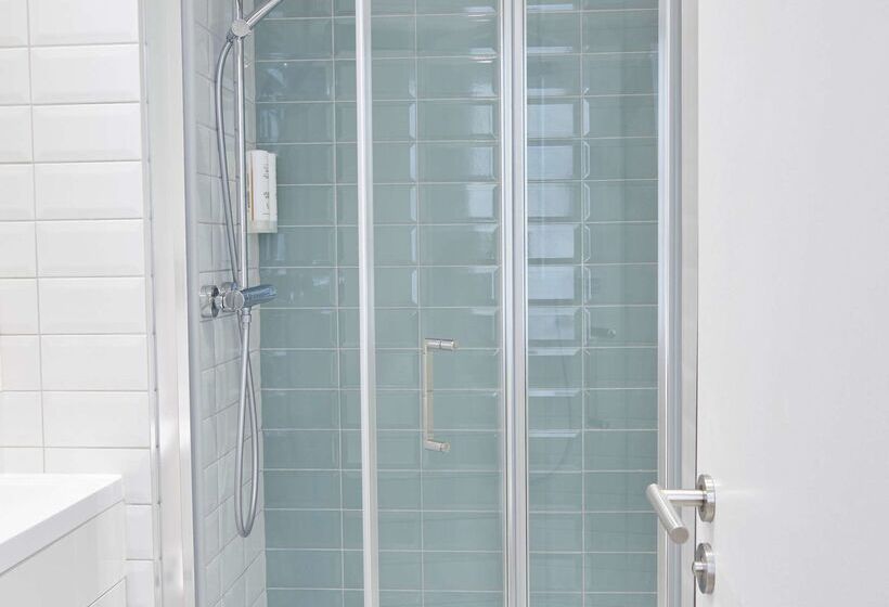 هتل Comfort Inn Victoria