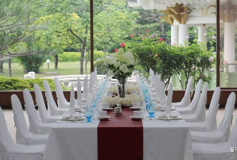 Commodore Hotel Gyeongju