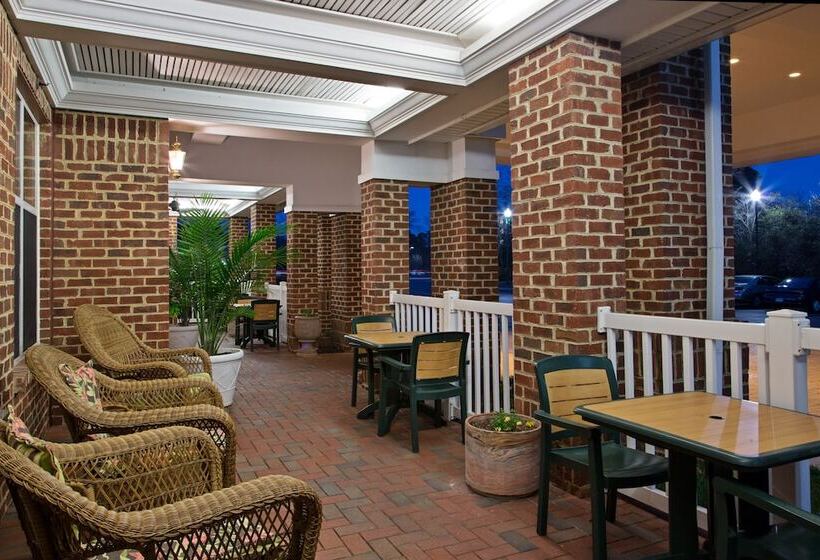 ホテル Country Inn & Suites By Radisson, Williamsburg Historic Area, Va