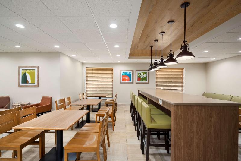 ホテル Country Inn & Suites By Radisson, Williamsburg Historic Area, Va