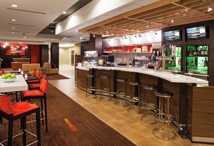 فندق Courtyard By Marriott London