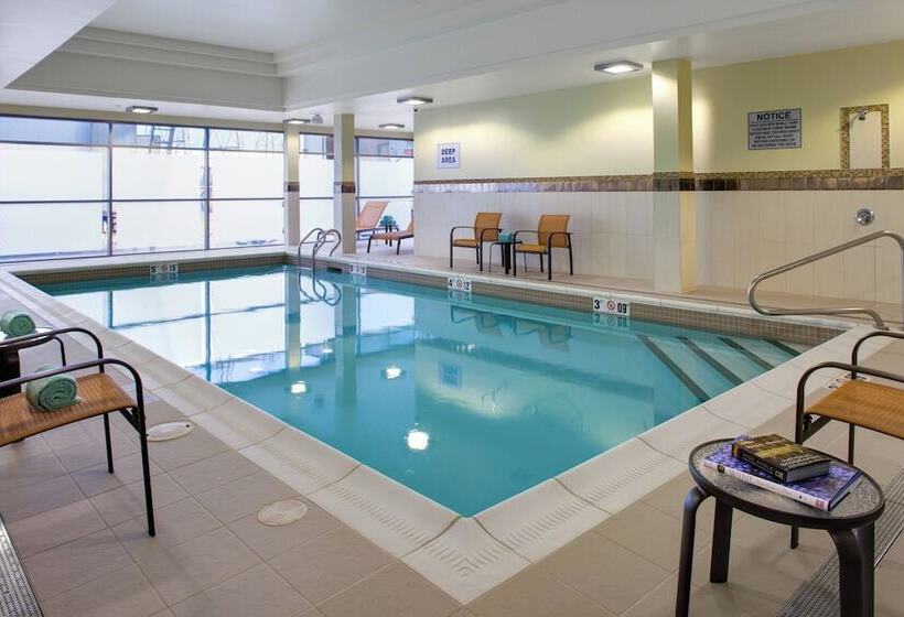 فندق Courtyard By Marriott London