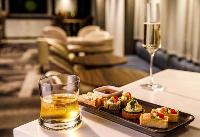 ホテル Crowne Plaza Manchester Airport, An Ihg