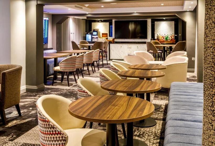 ホテル Crowne Plaza Manchester Airport, An Ihg