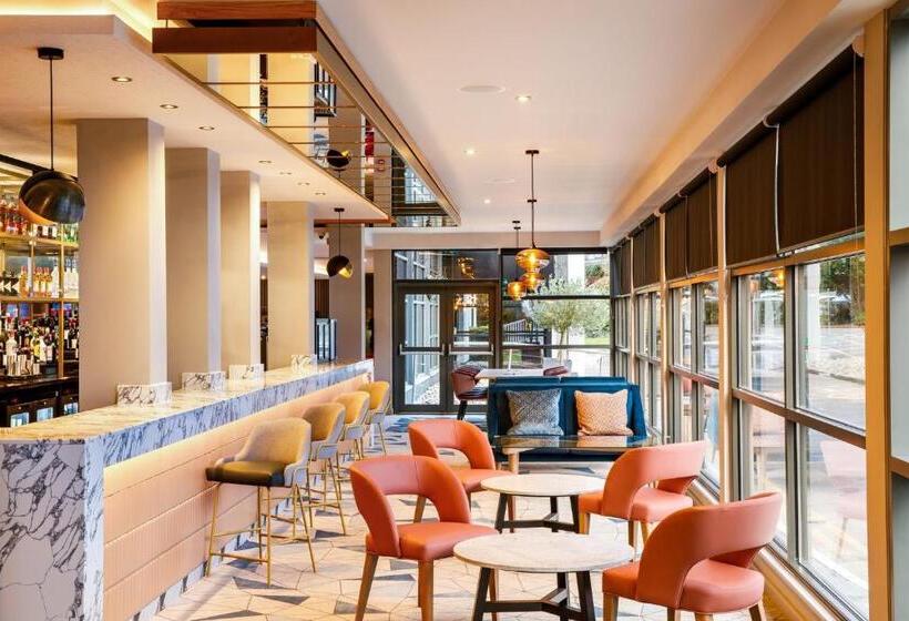 ホテル Crowne Plaza Manchester Airport, An Ihg