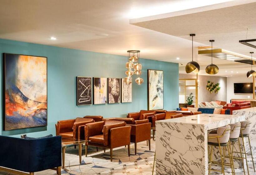 ホテル Crowne Plaza Manchester Airport, An Ihg