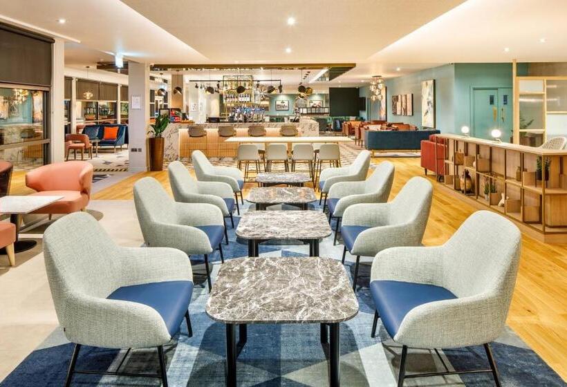 ホテル Crowne Plaza Manchester Airport, An Ihg