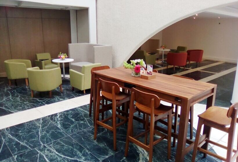 فندق Crowne Plaza Toluca   Lancaster, An Ihg