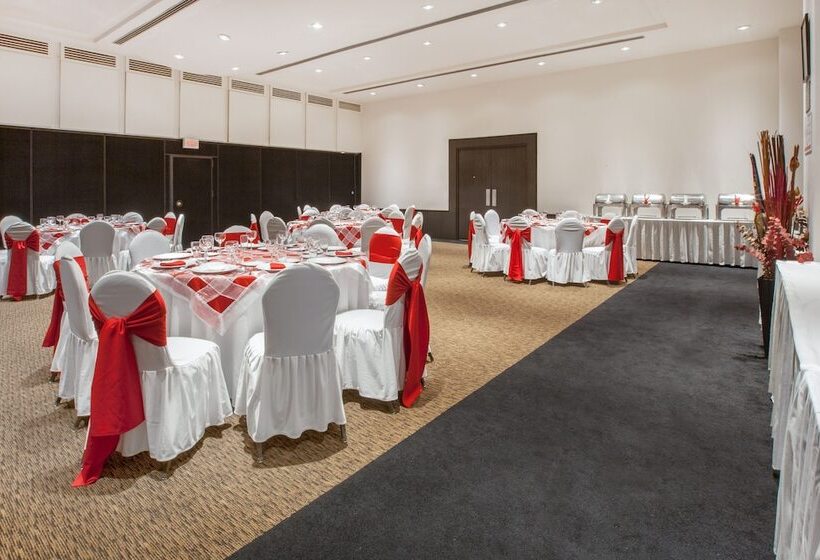 فندق Crowne Plaza Toluca   Lancaster, An Ihg